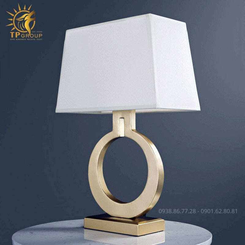 Đèn Bàn Hiện Đại Bắc Âu TPG-B2068: Khúc Giao Hưởng Hoàng Gia Giữa Nghệ Thuật Hình Khối Và Ánh Sáng Tầng Thấp