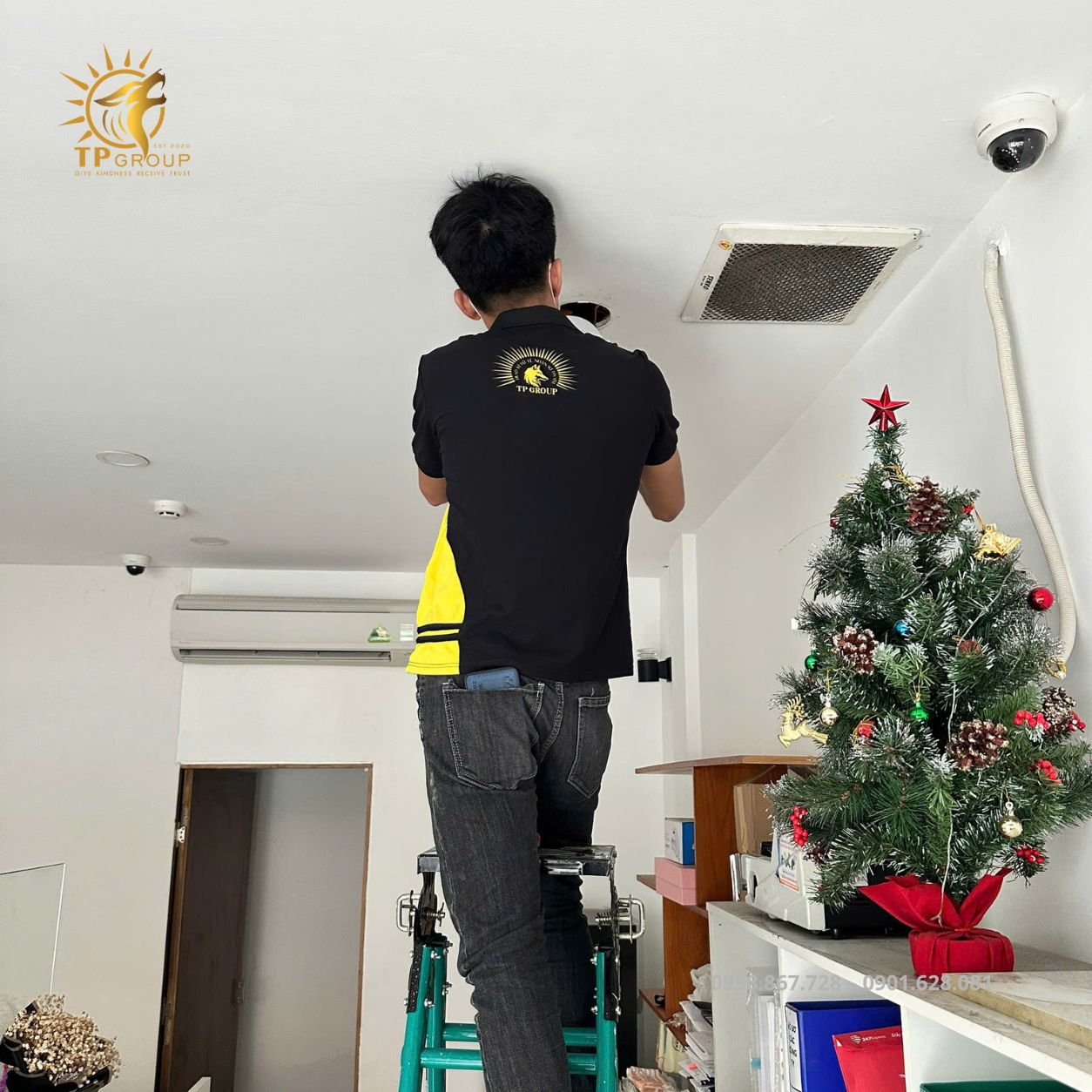 thiet ke trang tri noel TPGROUP 13