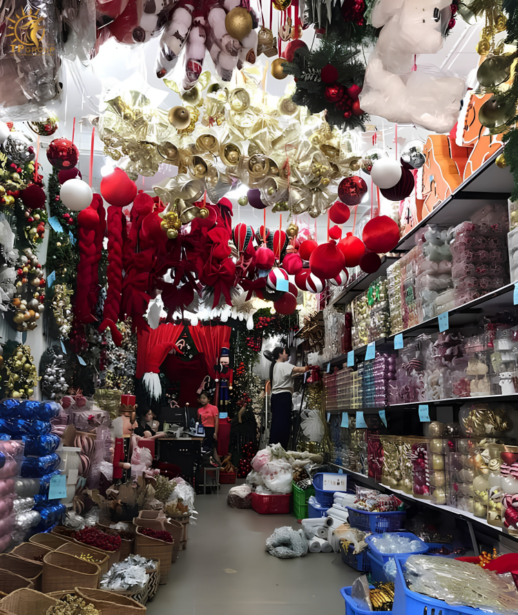 Kho hàng các phụ kiện trang trí noel tại Tp Group
